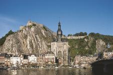 Belgien, Wallonien, Ardennen, Namur, Dinant, Maas, Notre Dame de Dinant